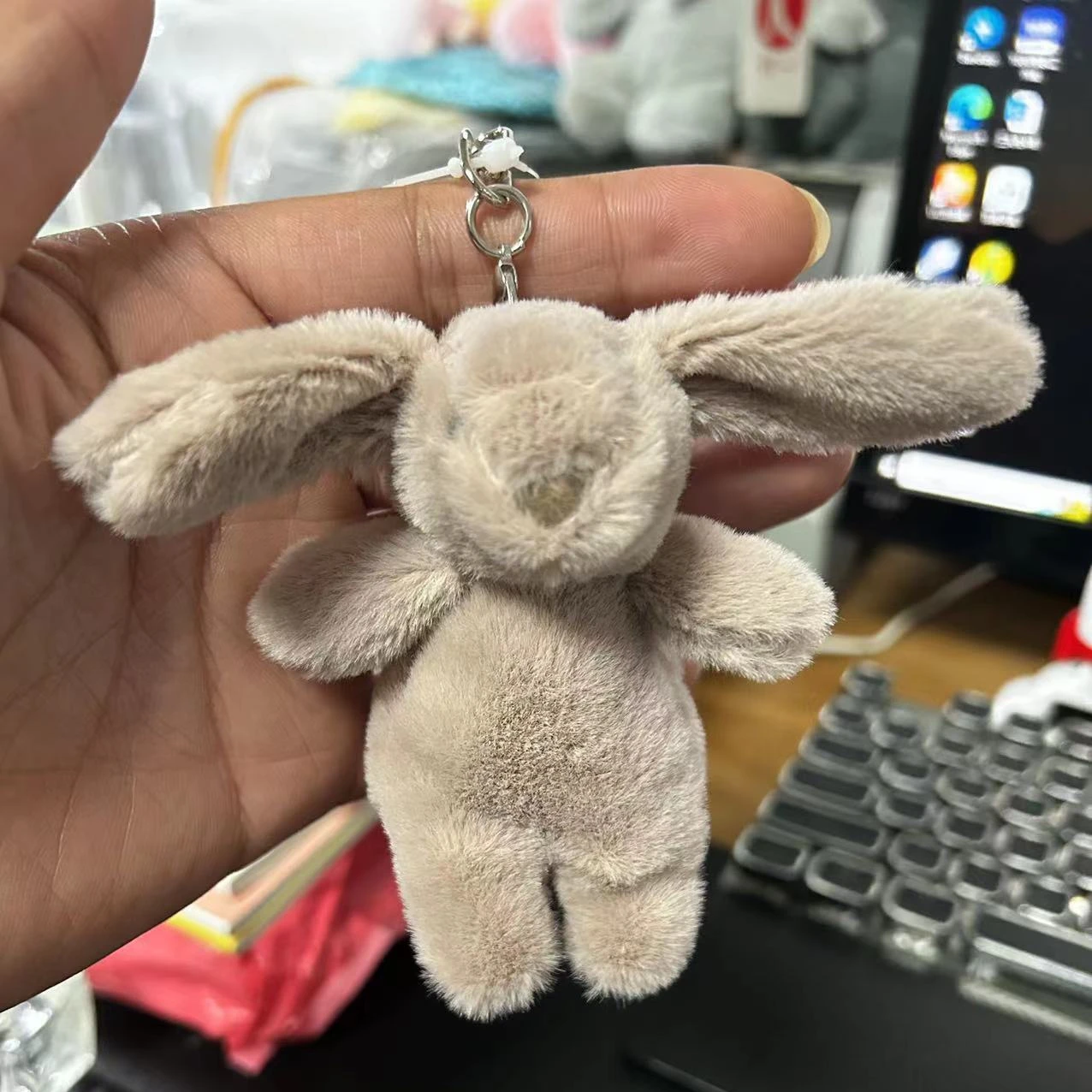 Stuffed Animals Cute Cartoon R - огляд і ціна Phone Accessories Jewelry